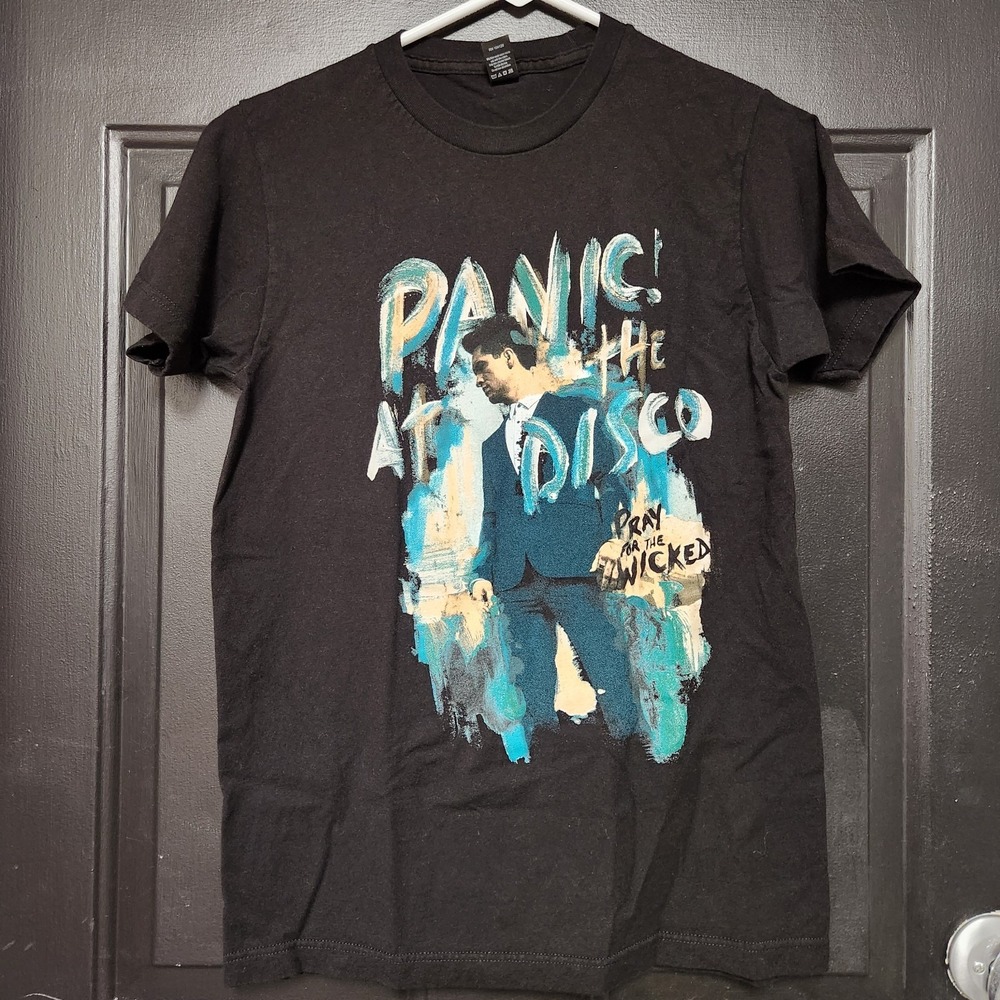 Panic at the Disco Shirt Small Black Pray for the Wicked Short Sleeve Band Tee